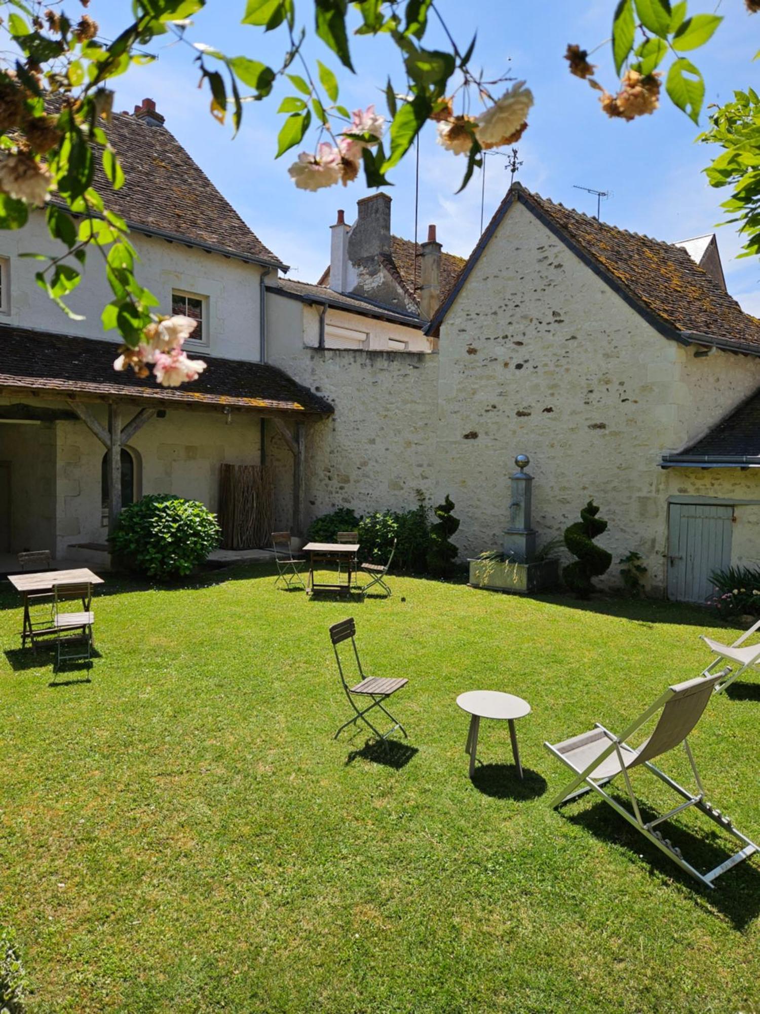 Logis Hotel Restaurant Relais De La Mothe Yzeures-sur-Creuse Exteriör bild